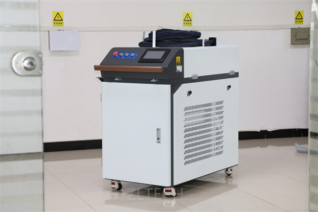 1000W 2000W 3000W Laser-Entrostungs-Maschine für Verkauf mit erschwinglichem Preis